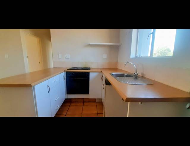 2 BEDROOM TOWNHOUSE FOR SALE IN CRYSTAL PARK